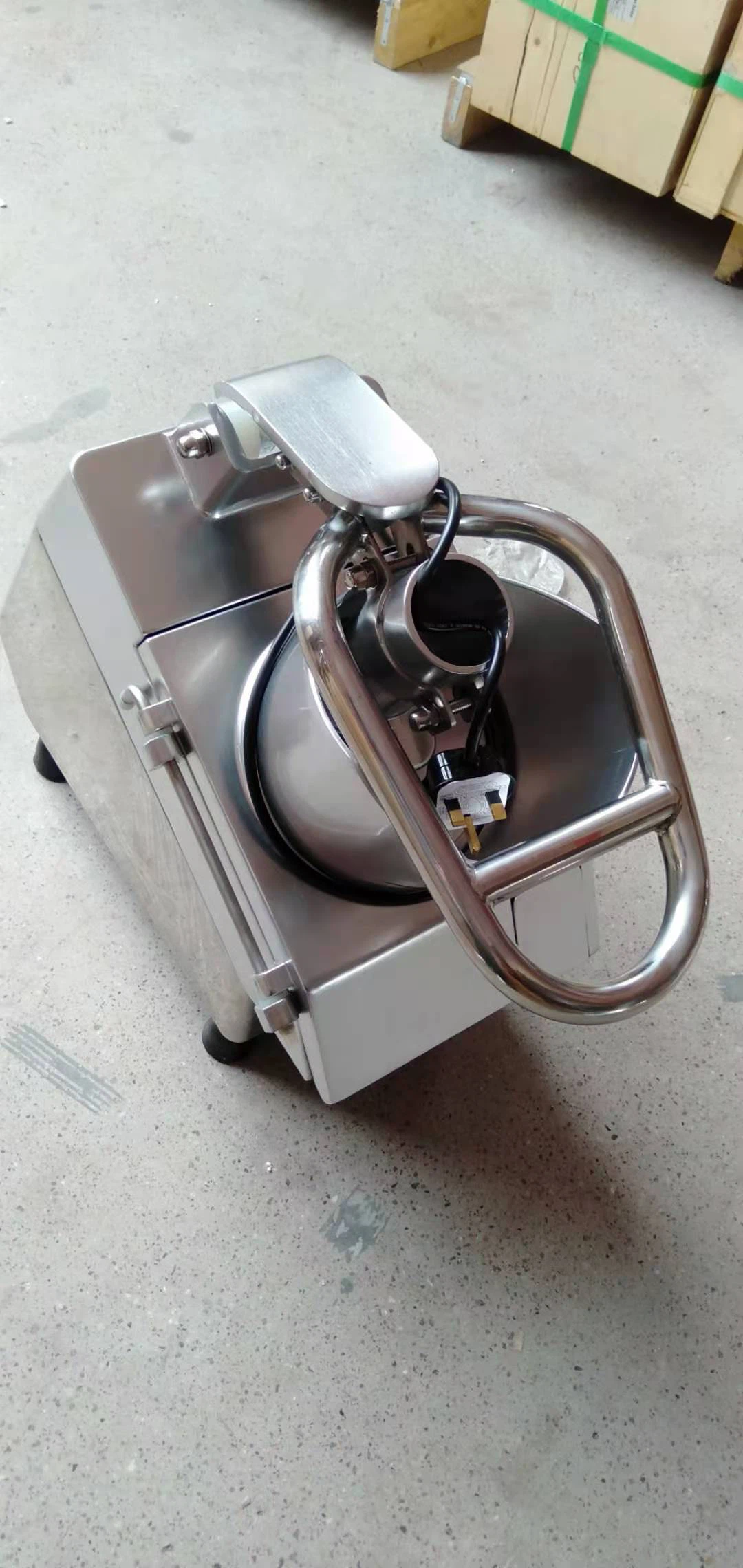 Хороша машина для різання плодових овочів повинна бути виготовлена з усіх пан...